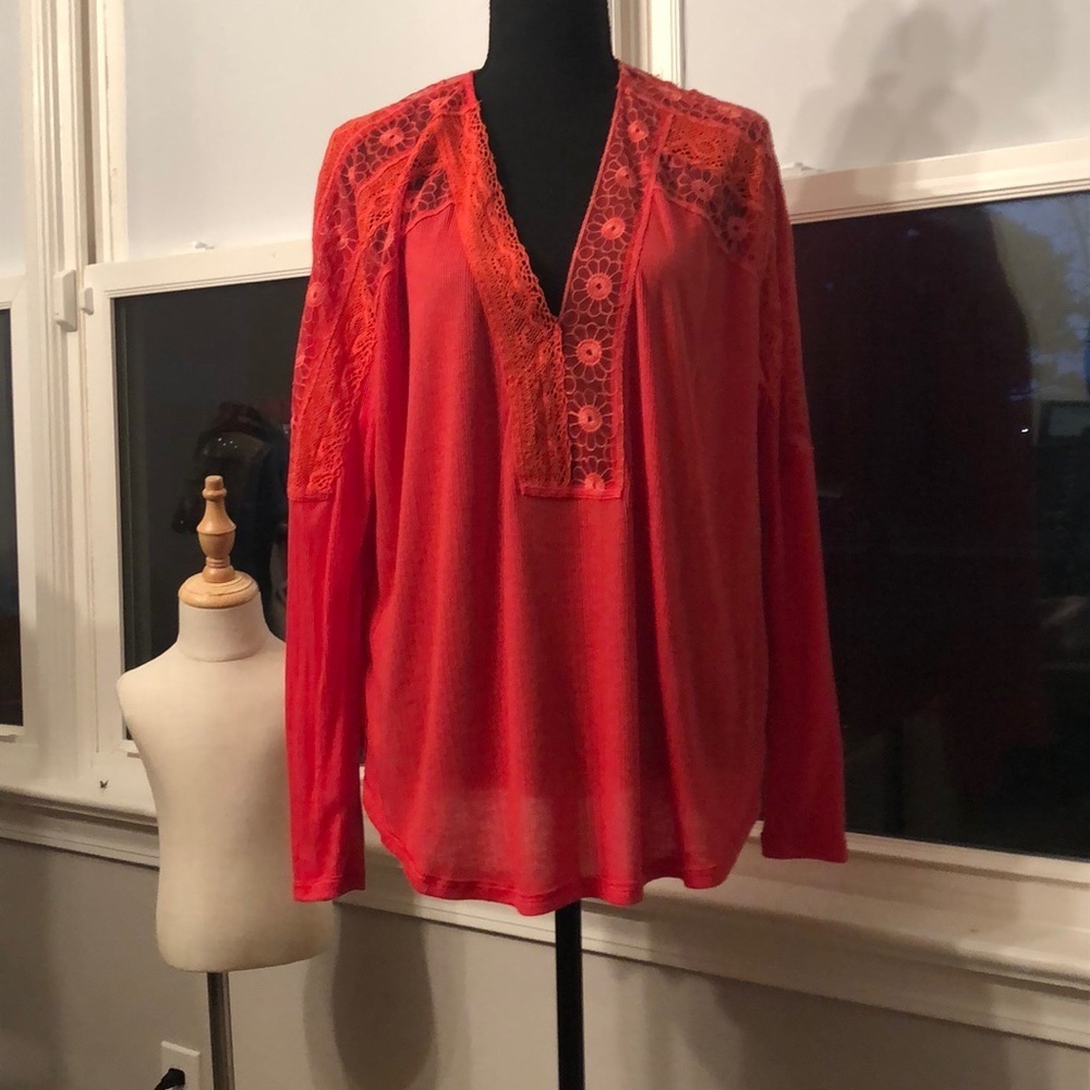 Free People Coral Top With Lace Details Sz S. NWOT.
